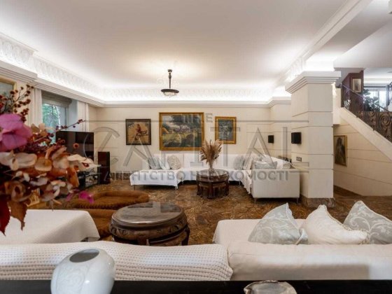 Оренд будинку з басейном сауною у КМ в селі Іванковичі 1200м2 65 соток Іванковичі