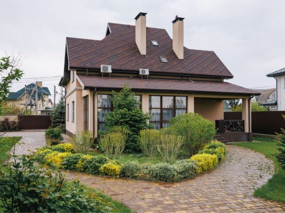 Осещина, сімейний будинок біля пляжу та заміського клубу Яхта Осещина