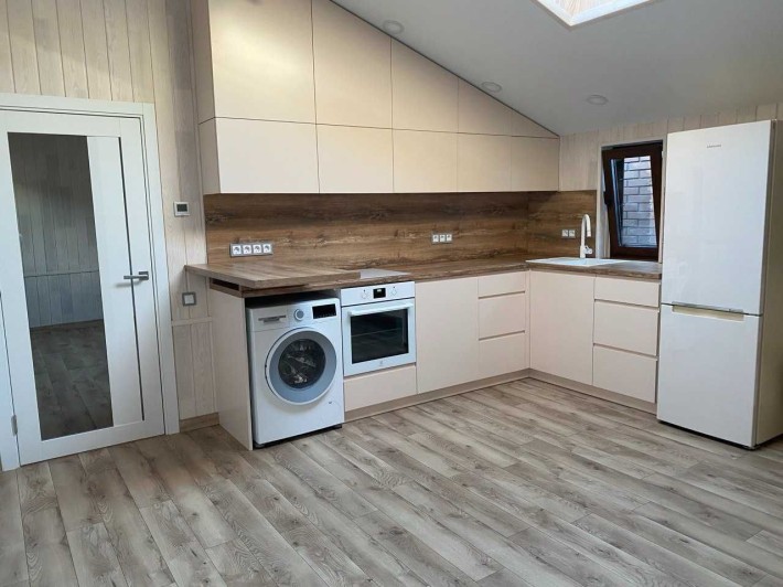 Супер пропозиція оренди будинку! Швидкий виїзд на Київ! Генератор! - фото 1