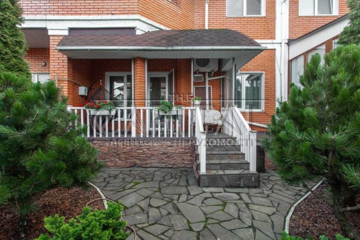 Оренда таун 214м2 3 окремі спальні є гараж сонячні панелі с. Чайки - фото 1