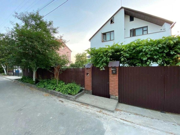 Оренда будинку смт. Брюховичі - фото 1