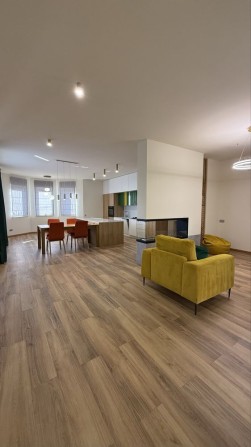 Оренда будинку Рудно велика територія 6 сот та 270 квадратів будинок - фото 1