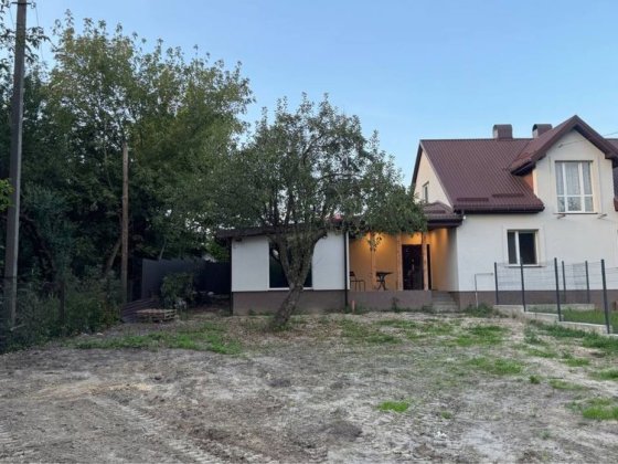 Оренда частини будинку з окремою територією у с. Зимна Вода вул. Ярова Зимняя Вода