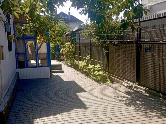 Сдам отдельный дом на Таирова--3 комнаты/свой участок/место для авто Лиманка