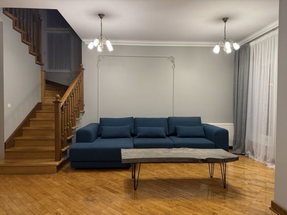 Оренда дому, неподалік Озера Белая