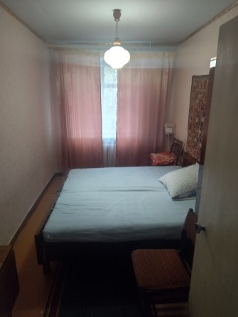 Аренда, 1 комната в 3-х комнатной квартире в доме, магазин " Корона" - фото 1