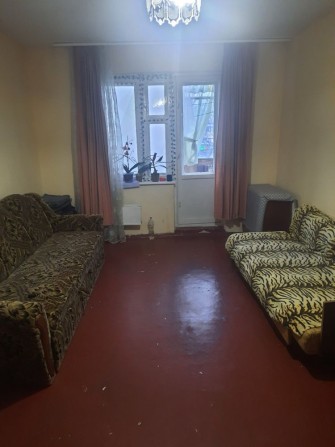 Здається велика кімната на зупинці Школа. - фото 1