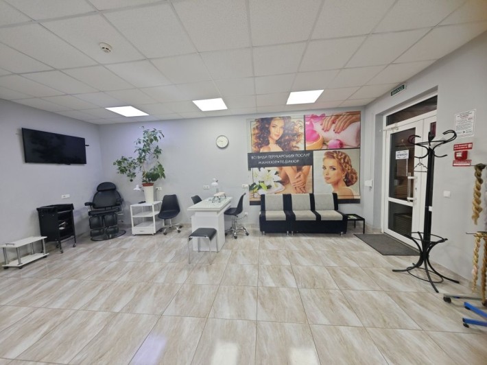 Оренда місця для перукарів та майстрів манікюру у перукарні - фото 1