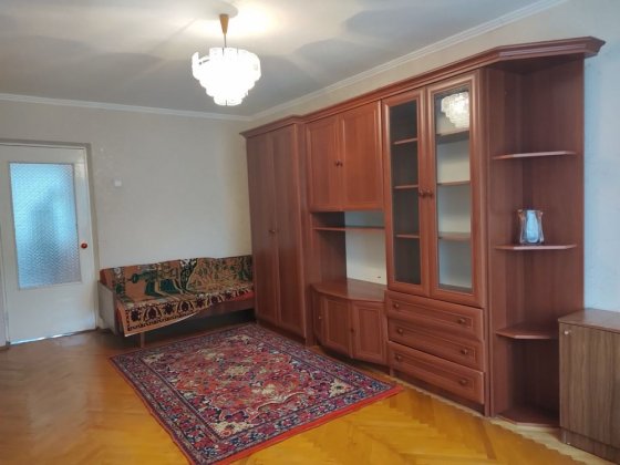 Оренда кімнати для дівчини на Європейській Вишневе