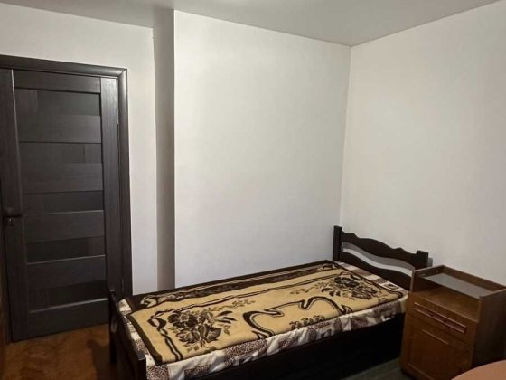 Здається окрема кімната у 3 к.кв Симоненка, 13.Метро(63) Ивано-Франковск