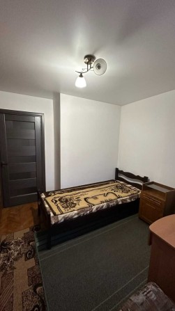 Здається окрема кімната у 3 к.кв Симоненка, 13.Метро(63) - фото 1