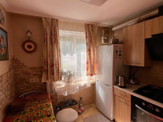 Оренда кімнати  вул. Головна (р-н Бартки) Чернівці