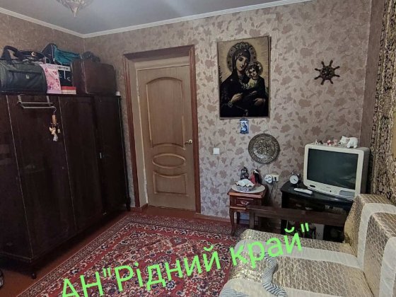 Здамо затишну кімнату з балконом для жінки. Полтава