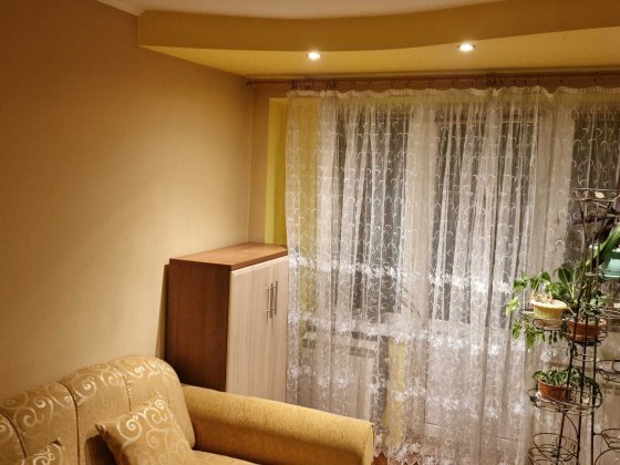 Оренда 1 кімната непрохідна в  двокімнатній  квартирі Ужгород. Власник Ужгород