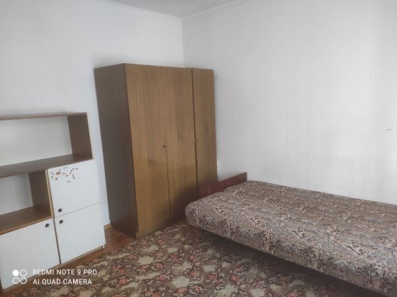 Без хозяїв Позняки пр. Григоренко 19а для дівчини Киев