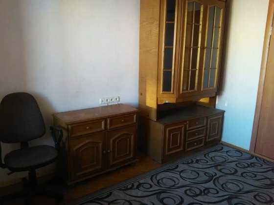 Сдам комнату без хрзяев для парня М Оболонь Київ