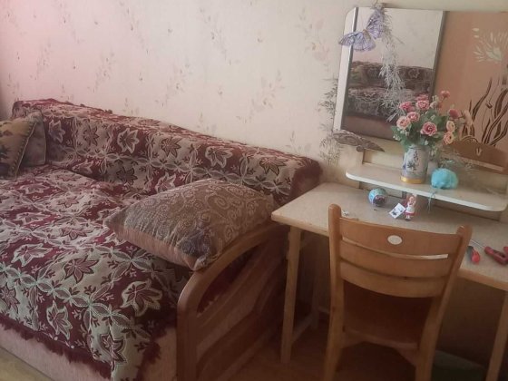 Троєщина, кімната з хорошим  ремонтом, дівчині (жінці) Київ