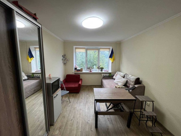 Здається кімната в гуртожитку на Подолі! метро "Тараса Шевченка". - фото 1