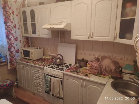 Койко місце для дівчини без ком в 3-х кімн. кв. (обл. дитяча лікарня)