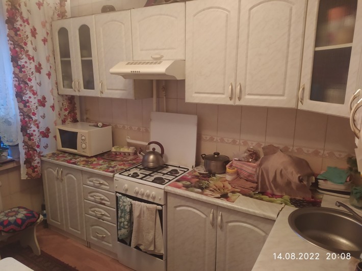 Койко місце для дівчини без ком в 3-х кімн. кв. (обл. дитяча лікарня) - фото 1