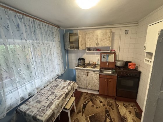 Здається одна  комната  для дівчинки на пвдселення Вінниця