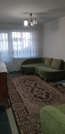 Сдам комнату на Тополе с лоджией застекленной - фото 1