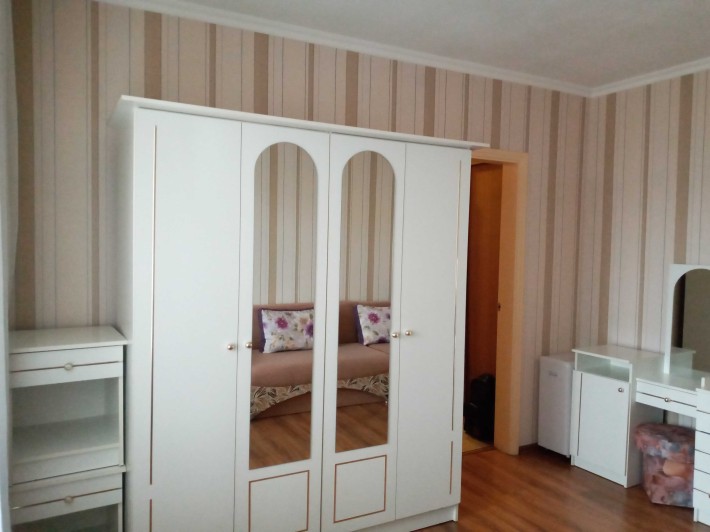 Оренда  кімнати  18 кв. м, вул. Драгоманова 40 метро 5 хв. - фото 1