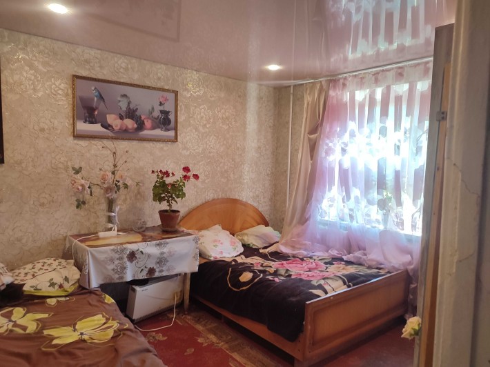 Здається окрема кімната для 1-2 дівчатам, вул. Шевченко, всі зручності - фото 1