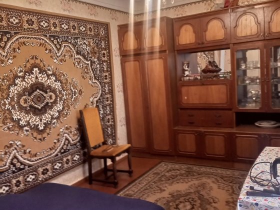 Сдам комнату с хозяйкой.Цена с коммунальными услугами. Кропивницкий