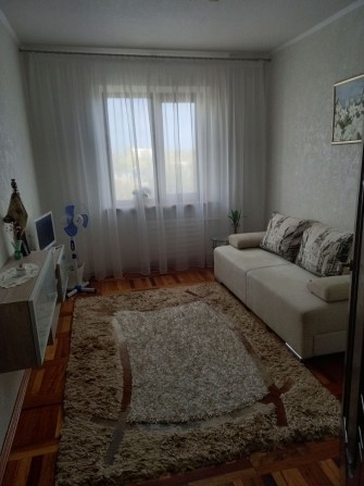 Хозяйка Сдам комнату девушке в 2 ком кв. Проживание без хозяйки - фото 1