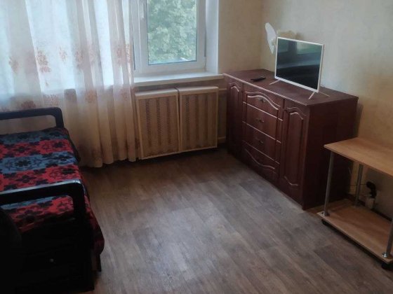 Аренда.Сдам комнату парню возле метро Дарница без комиссии. Київ