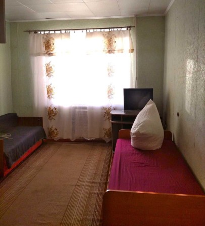 Сдам комнату в общежитии, без коммунальных услуг, ост.Аптека - фото 1