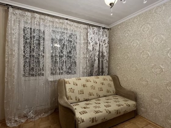 Зається кімната дівчині Заболотного Теремки Київ