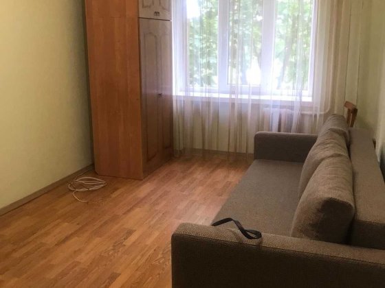 ЗДАМ кімнату в гуртожитку для сімейної пари вул Поповича (М. Лісова) Київ