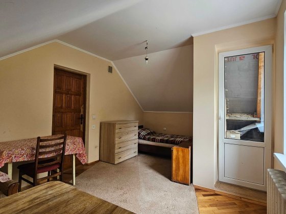 Оренда окремої кімнати з балконом в особняку на Пасічній. Для дівчини Львов