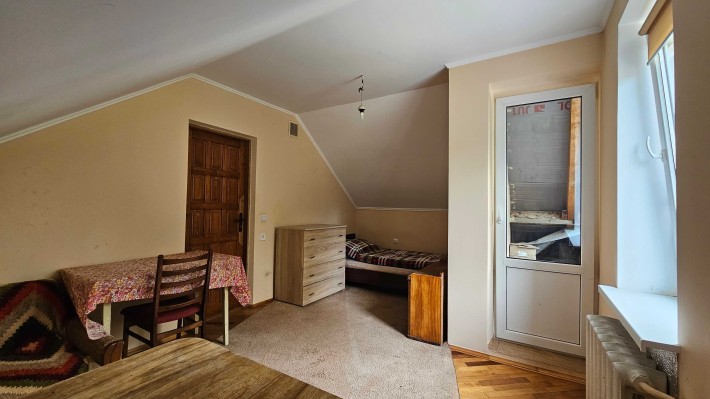 Оренда окремої кімнати з балконом в особняку на Пасічній. Для дівчини - фото 1