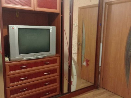 здається кімната без проживання хазяїв,метро Вирлиця 1 хвилина пішки. Київ