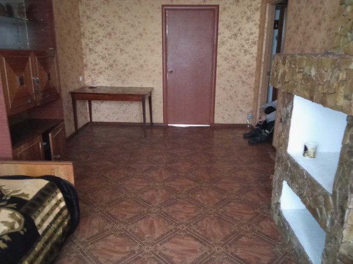 Сдаю комнату в трёшке то́лъко́ для́ дёву́шёк  и́ли́ сёмёйно́й па́ры́ - фото 1