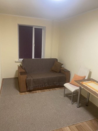 Сдам комнату  в трехкомнатной каартире - фото 1