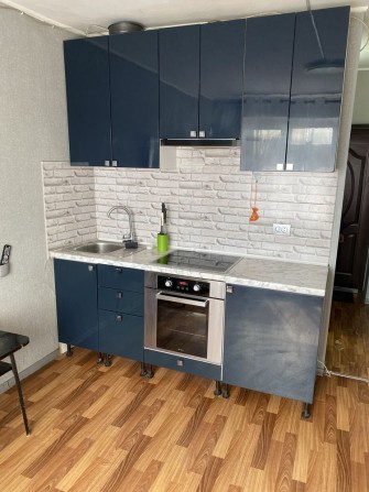 Сдам гостинку со своим с/у и кухней. - фото 1