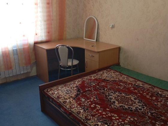 Здається кімната для дівчини/жінки, метро Позняки Київ