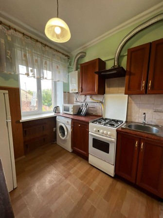 Оренда ізольованої  кімнати по вулиці Антоновича - фото 1