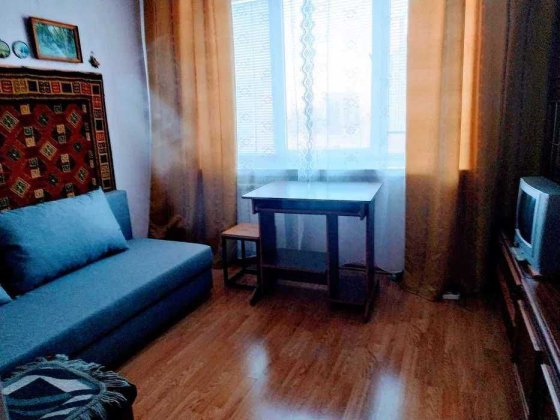 Здається кімната на Севастопольській площі Київ