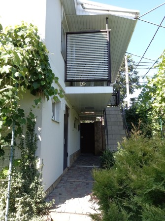 Сдам комнаты от хозяина, район между 16 ст фонт. и таирова.Цена с ком. - фото 1