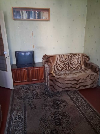 Сдам 1 комнату в трехкомнатной квартире. - фото 1