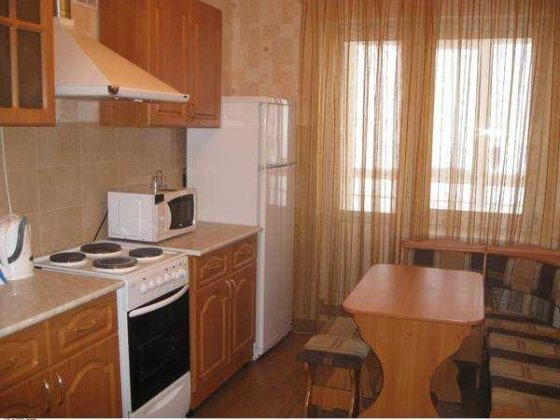 Здам гарну к1мнату д1вчин1 м.Лукян1ська Татарська/Евро//з хоз./з 23.10 Київ