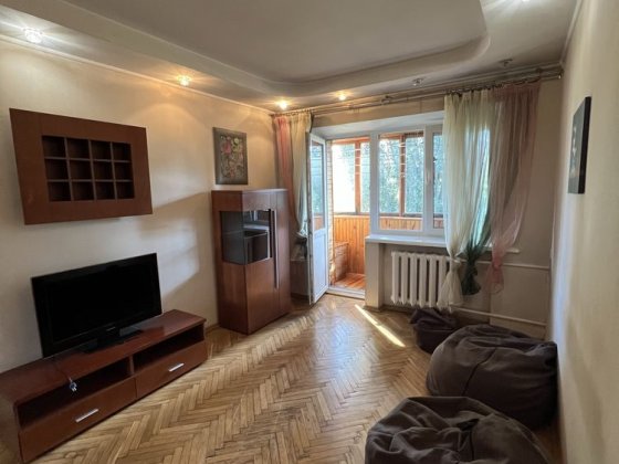 Оренда кімнати/ немає ліжка, можна  привезьи своє Київ