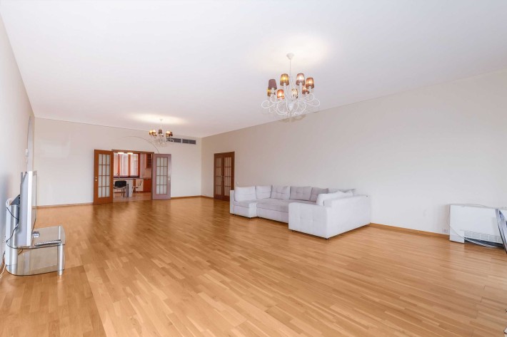 Оренда, вул. Кропивницького, 10, 4 кімнати, 264 м², Бессарабська площа - фото 1