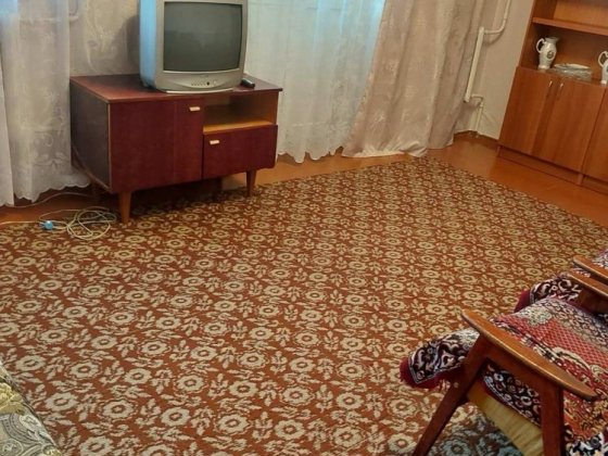 Продається двокімнатна в Центрі Бердичів