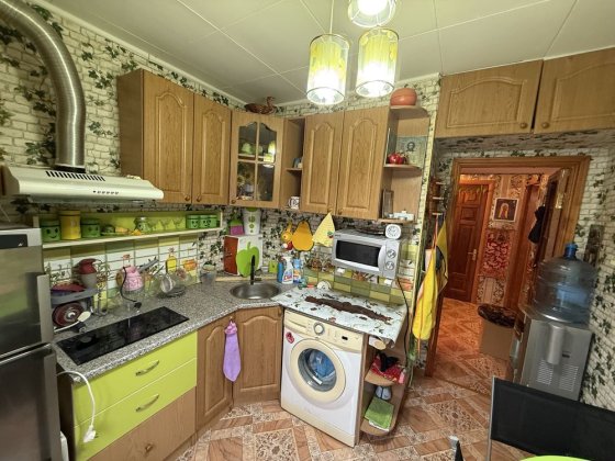 Продам 1-комн. Квартиру в центре города Білгород-Дністровський